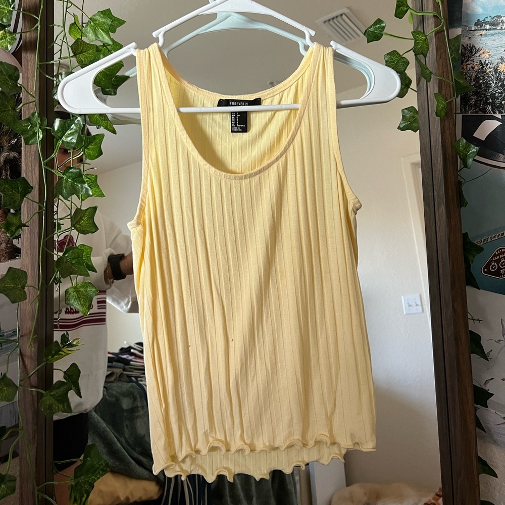 Forever 21 Textured Ruffle Bottom Tank Top